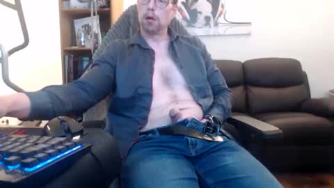 Snapshot of nursefan chatting on 11.13.25 nursefan online show from 11.13.25