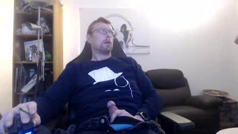 Snapshot of nursefan chatting on 11.17.25 nursefan online show from 11.17.25