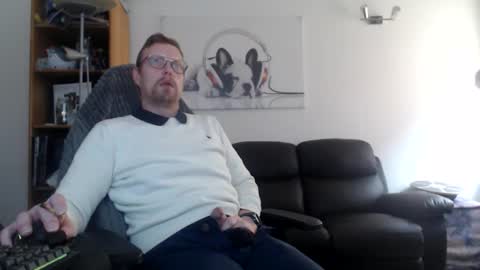 Snapshot of nursefan chatting on 11.21.25 nursefan online show from 11.21.25