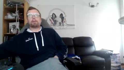 Snapshot of nursefan chatting on 11.22.25 nursefan online show from 11.22.25