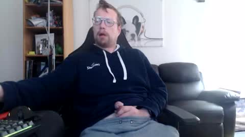 Snapshot of nursefan chatting on 11.23.25 nursefan online show from 11.23.25