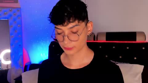   online show from 11.09.25