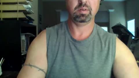 nvrenuff1979 online show from 11.03.25