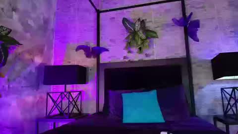 Snapshot of nxy_murtualer chatting on 09.22.25 NXY online show from 09.22.25