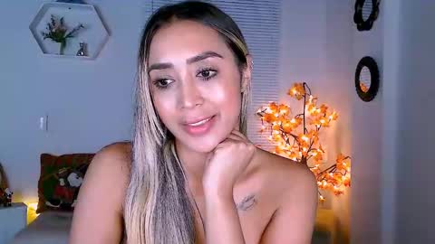 Snapshot of nycole_1988 chatting on 12.13.24 Nycole online show from 12.13.24