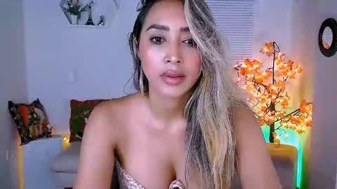 Snapshot of nycole_1988 chatting on 12.19.24 Nycole online show from 12.19.24