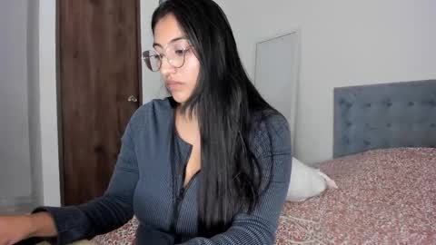 Vanessa online show from 04.24.26