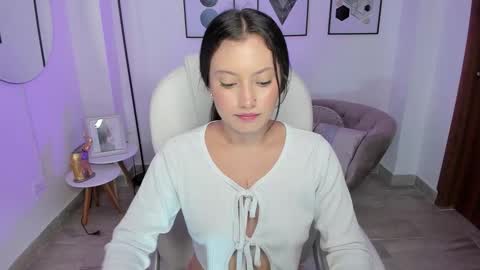 nylaa_rose online show from 10.17.25