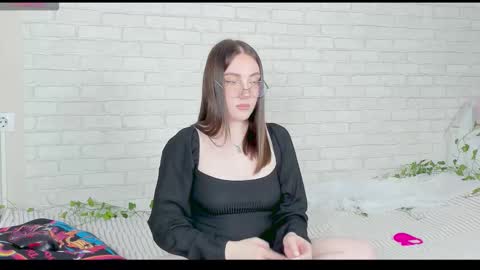 Snapshot of nymphalean chatting on 11.04.25 Kat online show from 11.04.25