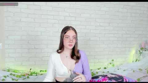 Snapshot of nymphalean chatting on 11.20.25 Kat online show from 11.20.25