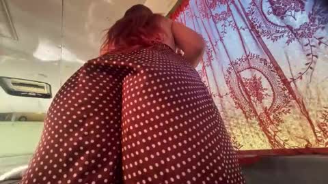 Creamy Grapefruit online show from 10.14.25