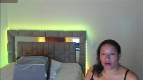 nyomi browm online show from 10.01.25