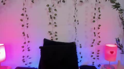   online show from 03.05.25