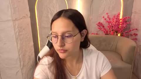 Online 800 to 1400 online show from 10.03.25