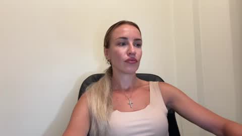 Snapshot of nyxelia_ chatting on 07.15.26 Anastasia online show from 07.15.26