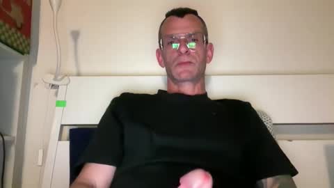 Snapshot of o_johnny_deep_o chatting on 04.26.26 Jonathan Deep online show from 04.26.26