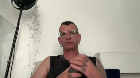 Snapshot of o_johnny_deep_o chatting on 07.17.26 Jonathan Deep online show from 07.17.26