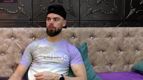 Snapshot of oceanheat chatting on 11.29.25 OceanHeart online show from 11.29.25