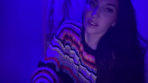 A L A R A  online show from 11.10.25