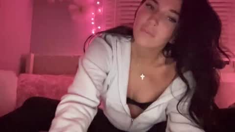 A L A R A  online show from 11.29.25