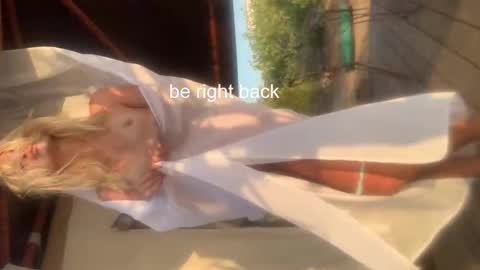 hi im Janasmall boobs big heart  warm pussy  online show from 02.18.25