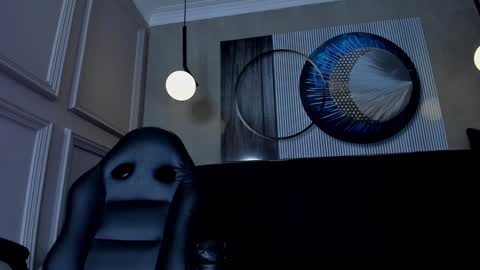 independent model online show from 01.25.25