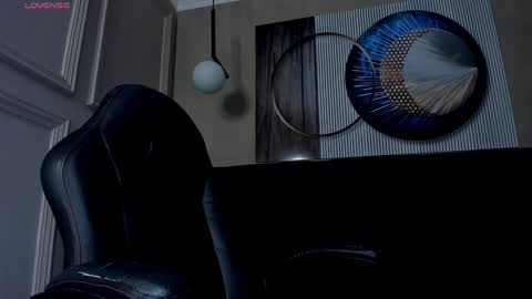 independent model online show from 01.28.25