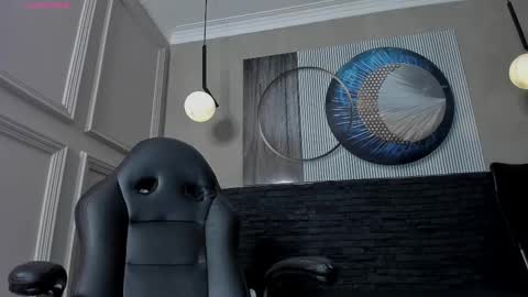 independent model online show from 02.25.25