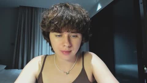 Snapshot of octopussy69x chatting on 11.19.25 Evie online show from 11.19.25