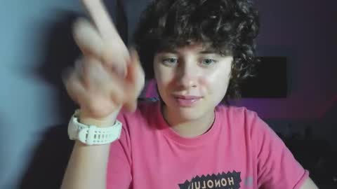 Snapshot of octopussy69x chatting on 11.22.25 Evie online show from 11.22.25