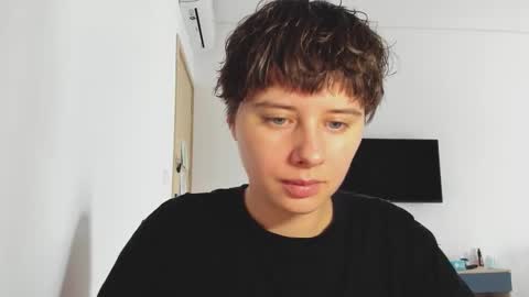 Snapshot of octopussy69x chatting on 12.15.25 Evie online show from 12.15.25