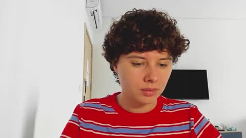 Evie online show from 02.06.26