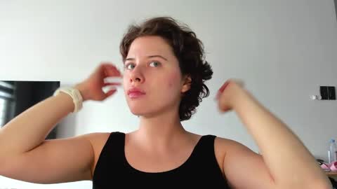 Evie online show from 04.04.26