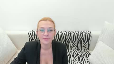 oeigesmik online show from 04.14.26