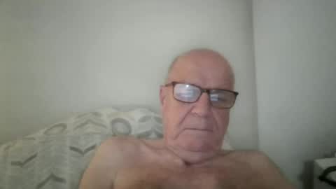 Snapshot of oggi95 chatting on 06.19.26 oggi95 online show from 06.19.26