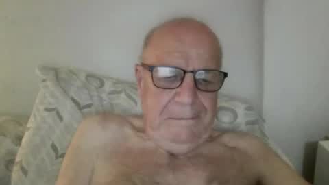 Snapshot of oggi95 chatting on 06.26.26 oggi95 online show from 06.26.26