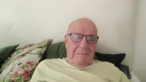 Snapshot of oggi95 chatting on 07.15.26 oggi95 online show from 07.15.26