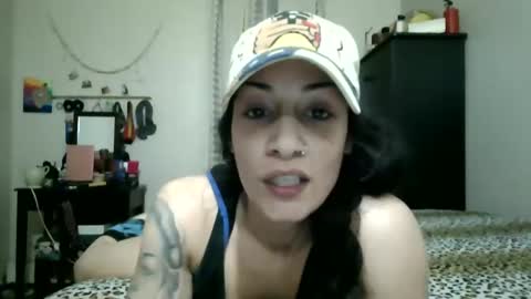 Snapshot of oglitcouple chatting on 01.19.25 Lit en Cama online show from 01.19.25