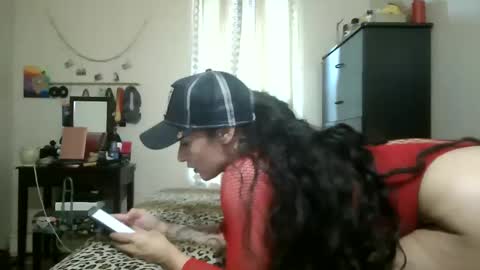 Snapshot of oglitcouple chatting on 02.27.25 Lit en Cama online show from 02.27.25