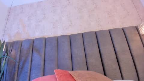 Holly online show from 02.12.25