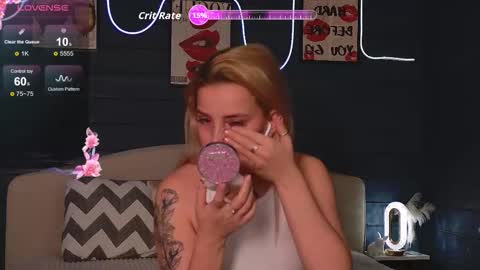 Snapshot of oh_my_julia chatting on 11.02.25 oh_my_julia online show from 11.02.25