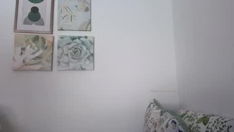 Snapshot of ohanna_ chatting on 04.22.26 ohanna_ online show from 04.22.26