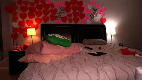 Snapshot of ohbabykelly chatting on 02.11.25 Kelly online show from 02.11.25