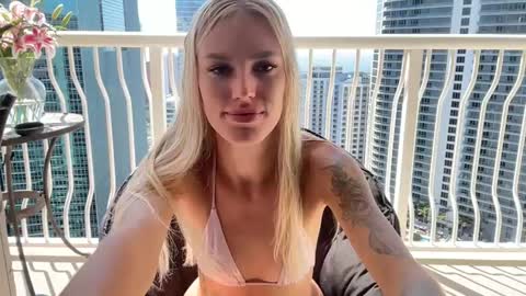 Snapshot of ohbabykelly chatting on 03.08.25 Kelly online show from 03.08.25