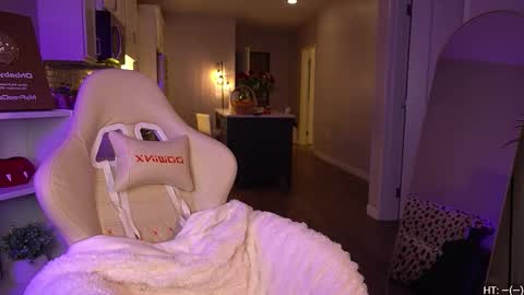 Snapshot of ohbabykelly chatting on 11.07.25 Kelly online show from 11.07.25