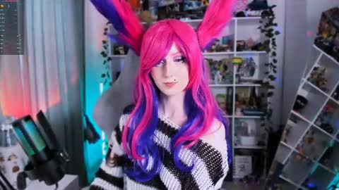 Snapshot of ohclementinee chatting on 10.13.25 Clementine Clem online show from 10.13.25