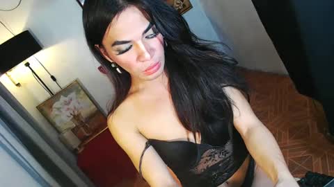 Snapshot of ohlalasamanthaxxx143 chatting on 12.16.24 IM CHIE DONT FORGET TO FOLLOW ME MAKE ME SMILE HERE THUMB UP FOR 25TOK online show from 12.16.24