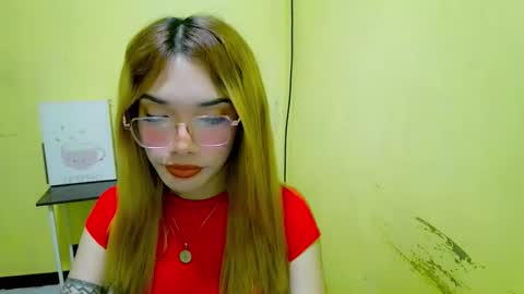 Snapshot of ohmyalessandraxcx chatting on 12.16.25 ohmyalessandraxcx online show from 12.16.25