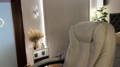 Emma online show from 04.11.26