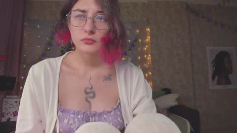 Snapshot of ohmygoddestkimmy chatting on 12.24.24 Kmmy online show from 12.24.24